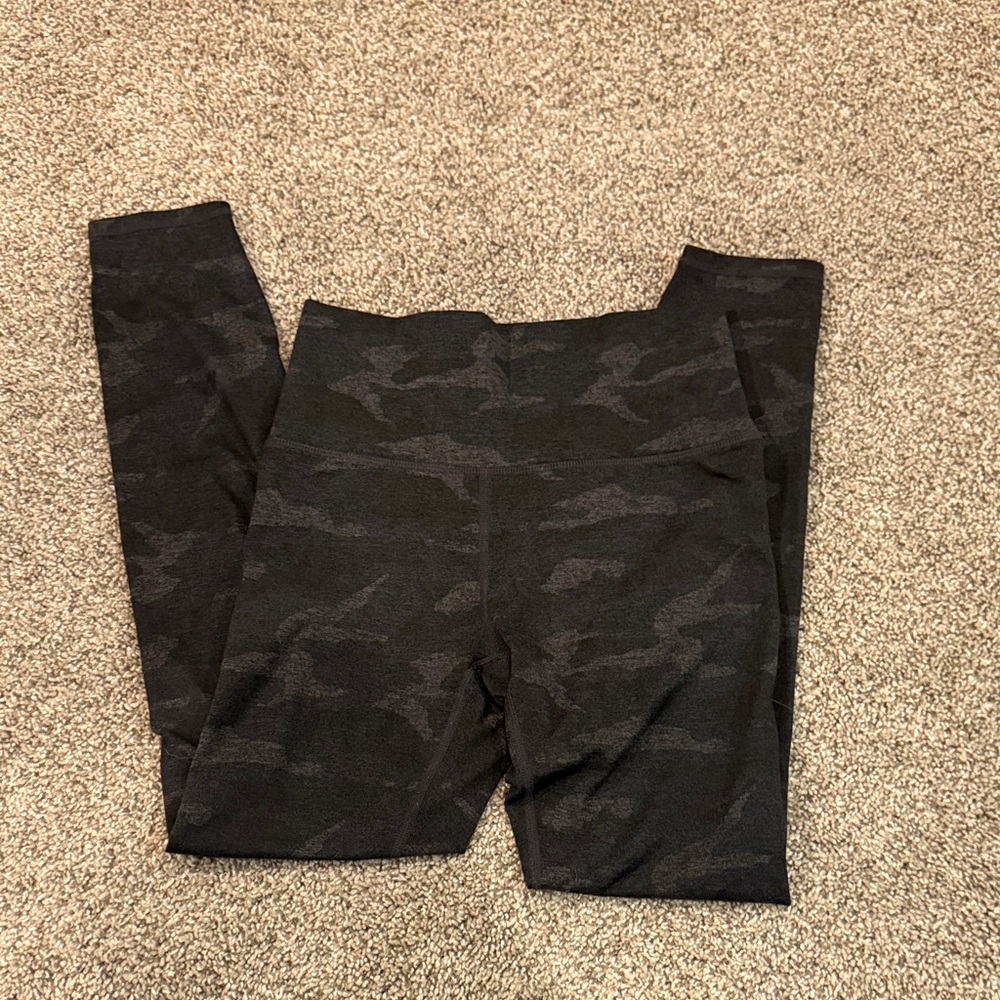Women’s Vuori Black Camouflage Leggings
